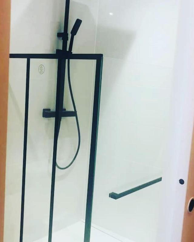 Cosy Studio Design With Modern Bathroom Vaureal Ngoại thất bức ảnh