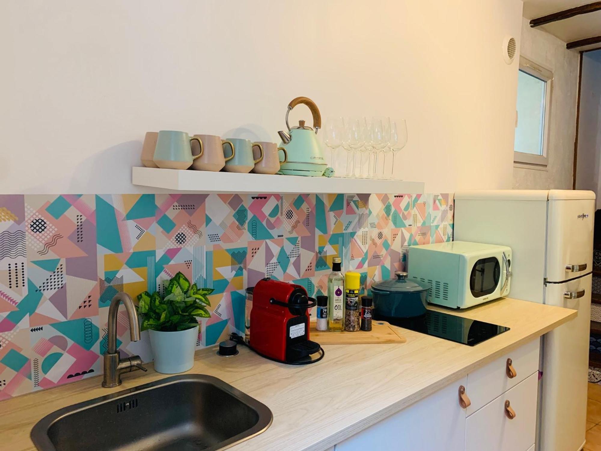 Cosy Studio Design With Modern Bathroom Vaureal Ngoại thất bức ảnh